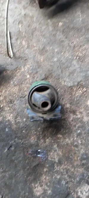 Gearbox Seat for All Cars Available.