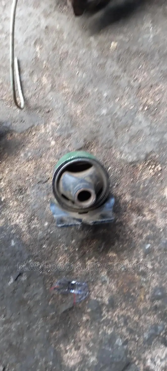 Gearbox Seat for All Cars Available.