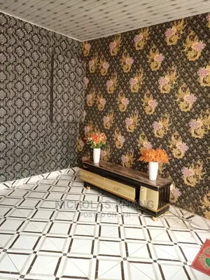 1bdrm House in New Town for rent