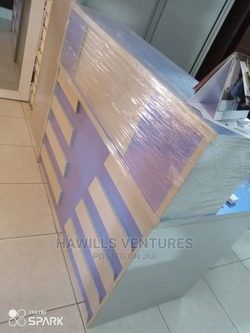 Modern Counter Reception Desk