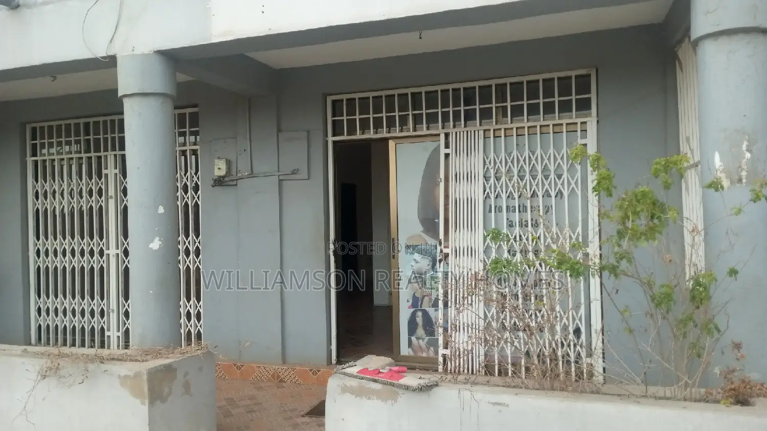 Double/Commercial Shop 4rent,Spintex