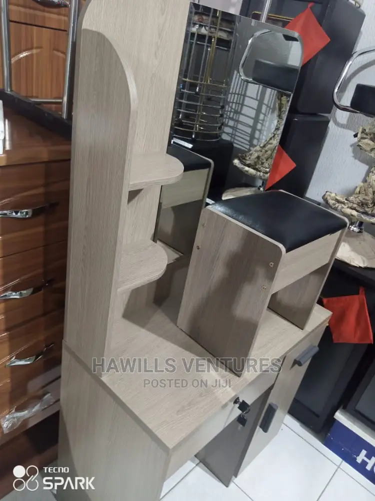 Dressing Table With Mirror