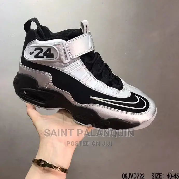 Nike Sneaker