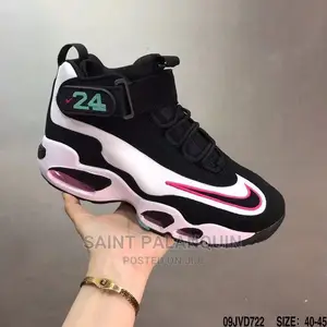 Nike Sneaker