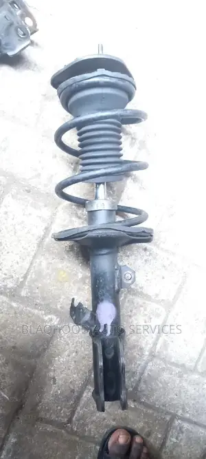 Toyota Corolla/Matrix/Vibe 2010 Front Shock Absorbers Pair