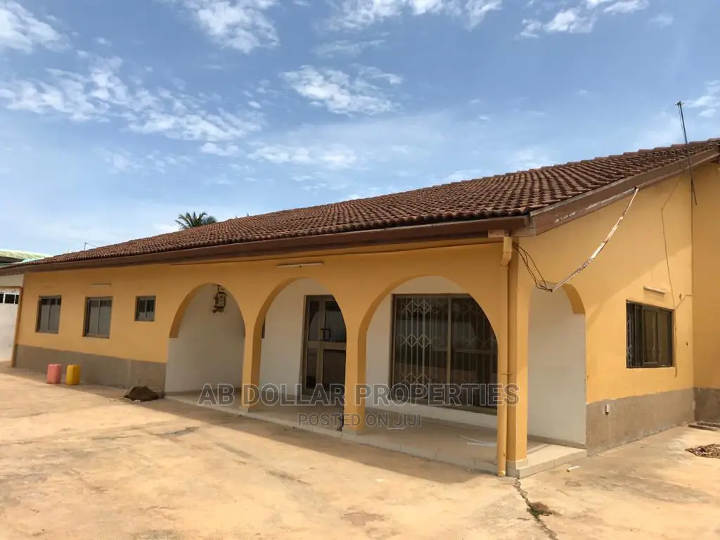 5bdrm House in Spintex for rent