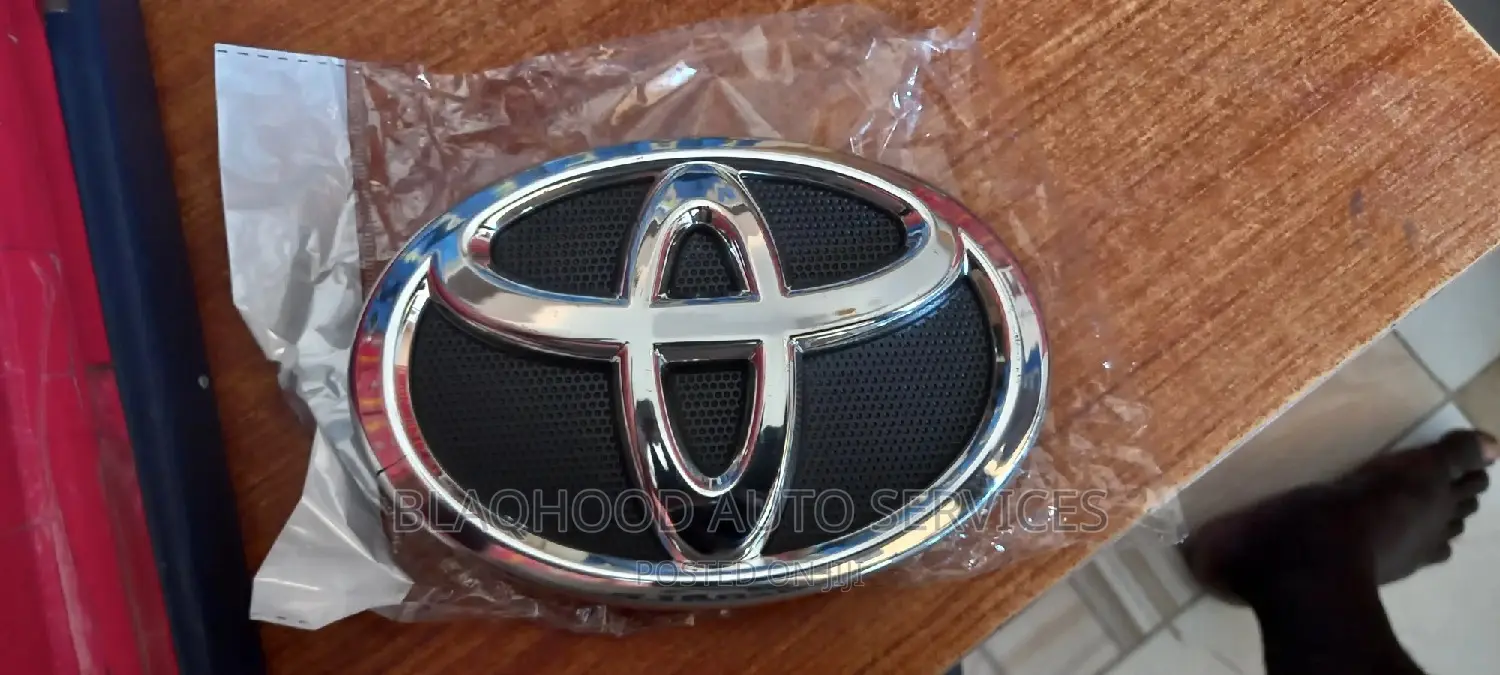 Toyota Front Bumper CROWN/EMBLEM Available