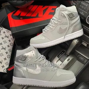 Nike Retro