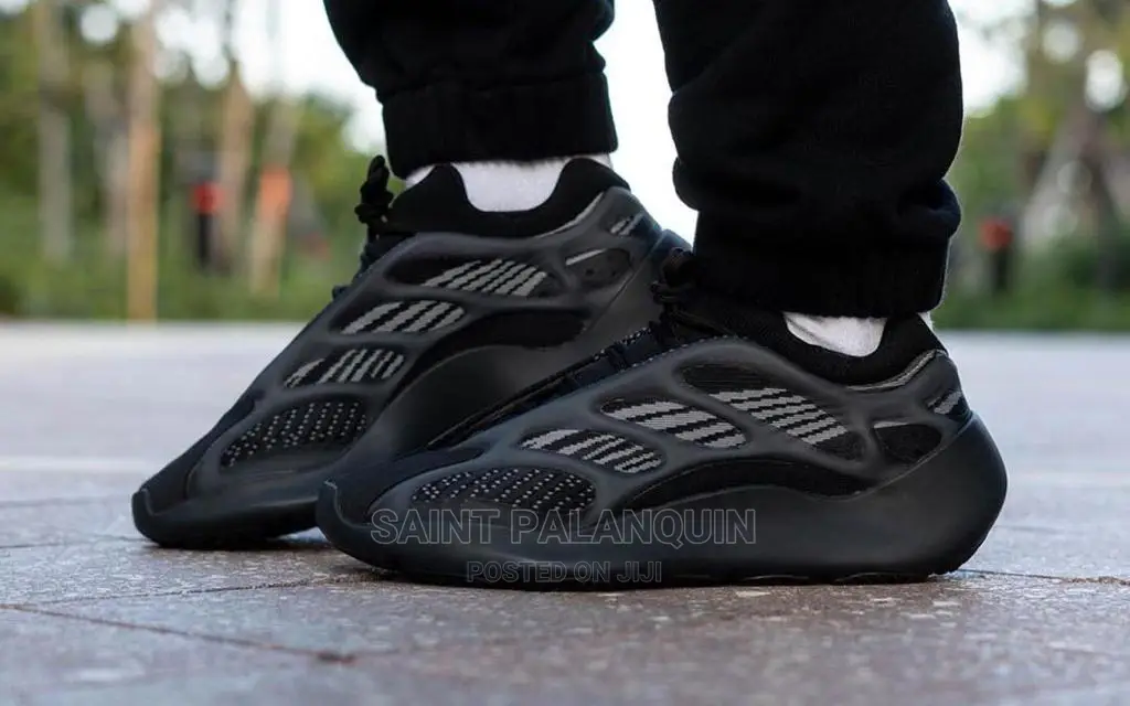 Yeezy Boost 700v3