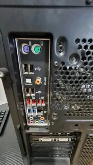 Desktop Computer 8GB Intel Xeon SSD 256GB