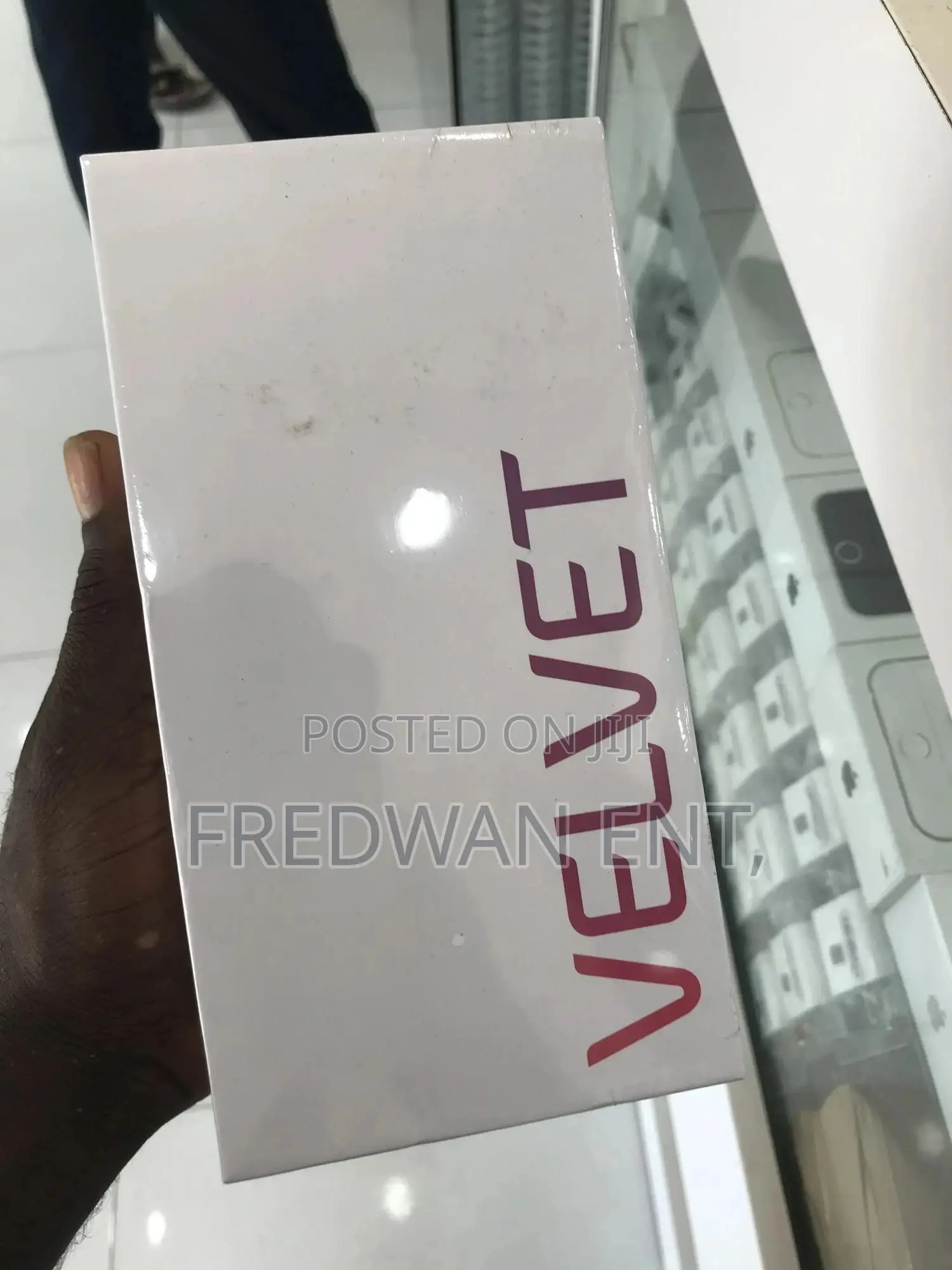 New LG Velvet 128 GB Silver