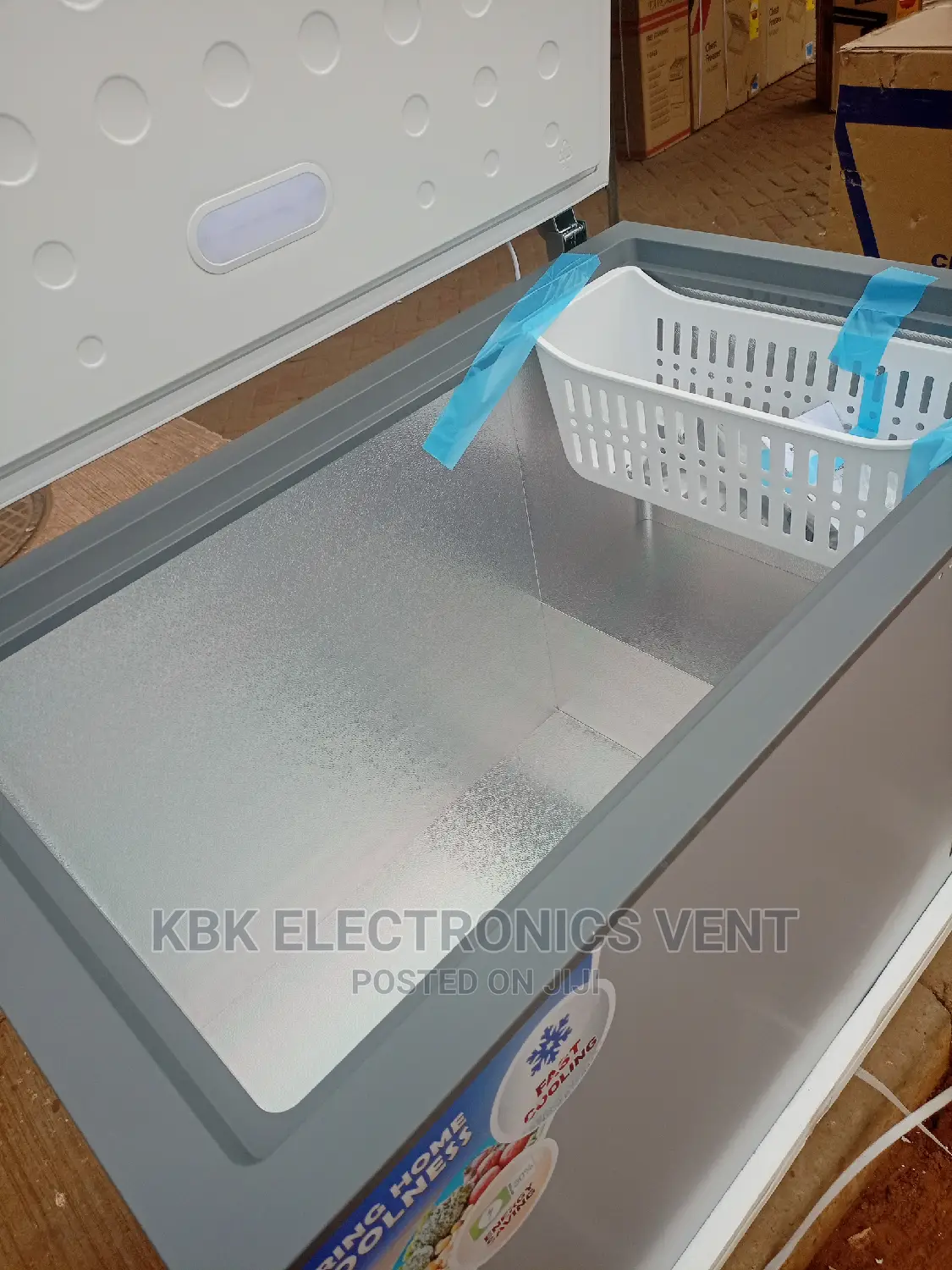 Nasco 345ltr Chest Freezer+ Basket