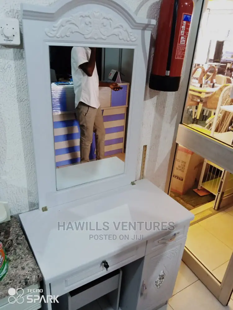 Self Standing Dresser
