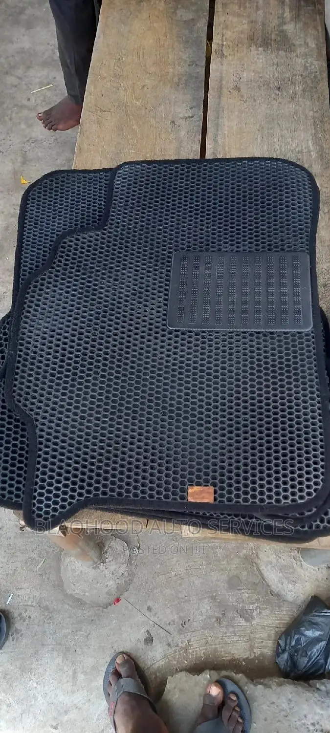 Floor Mat/Carpets Available for All Cars, in Good Condition