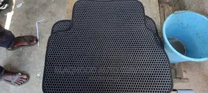 Floor Mat/Carpets Available for All Cars, in Good Condition