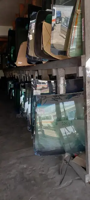 Windscreen Glass and Door Glass for All Cars Available