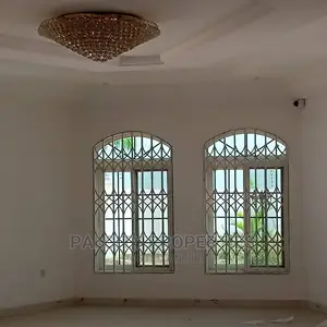 5bdrm House in Accra East Legon for Sale