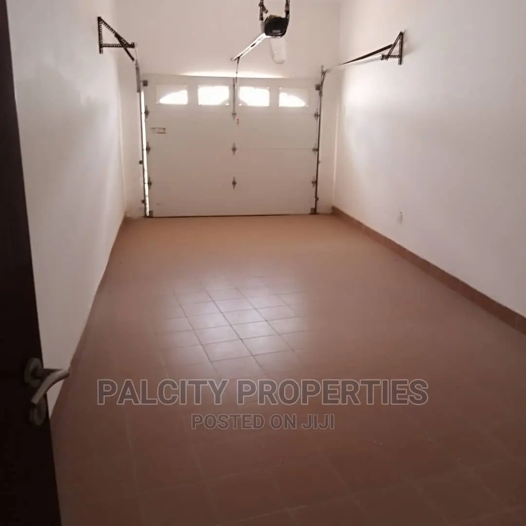 5bdrm House in Accra East Legon for Sale