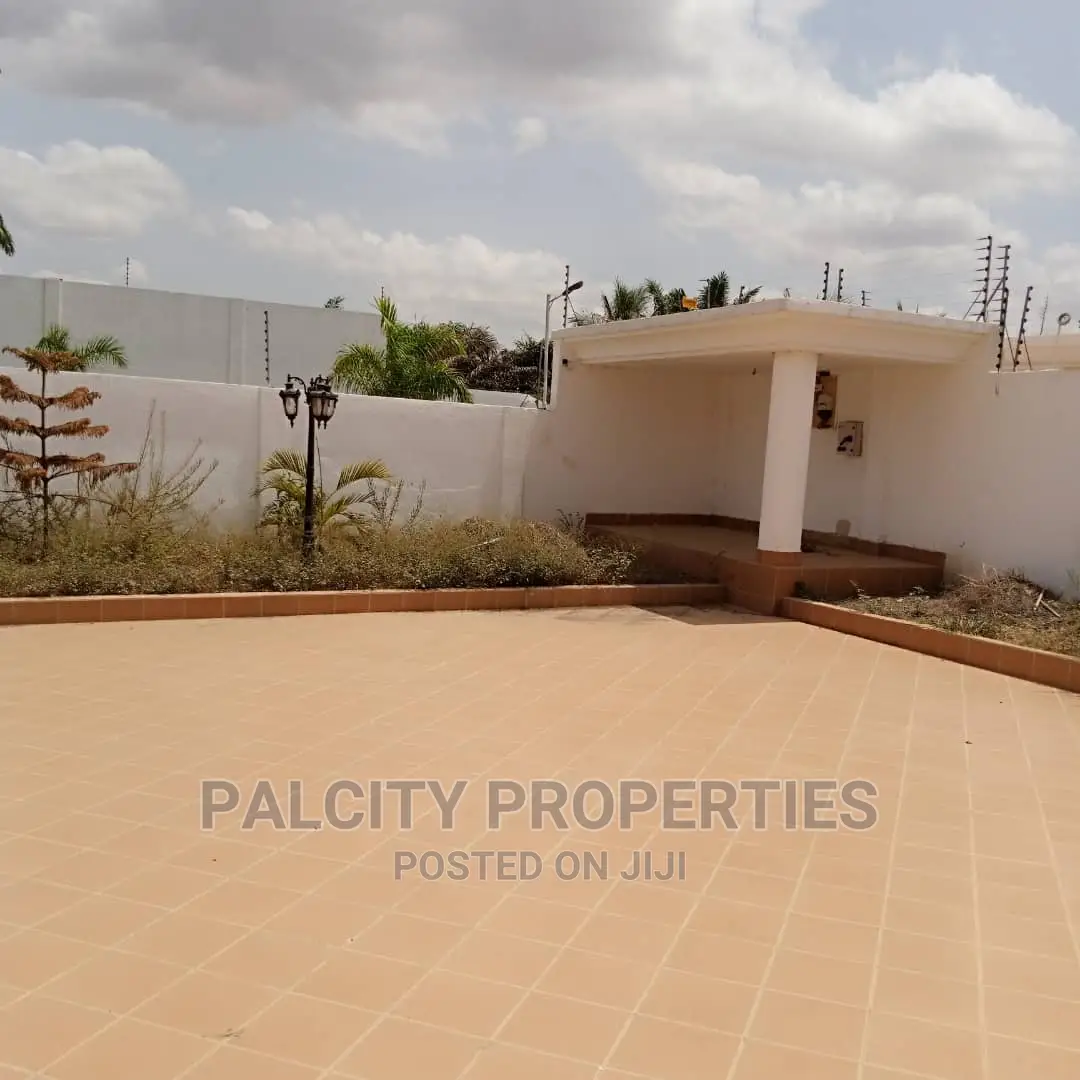 5bdrm House in Accra East Legon for Sale