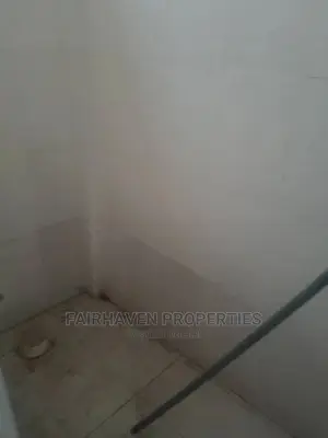 Shop for Rent at Bushroad