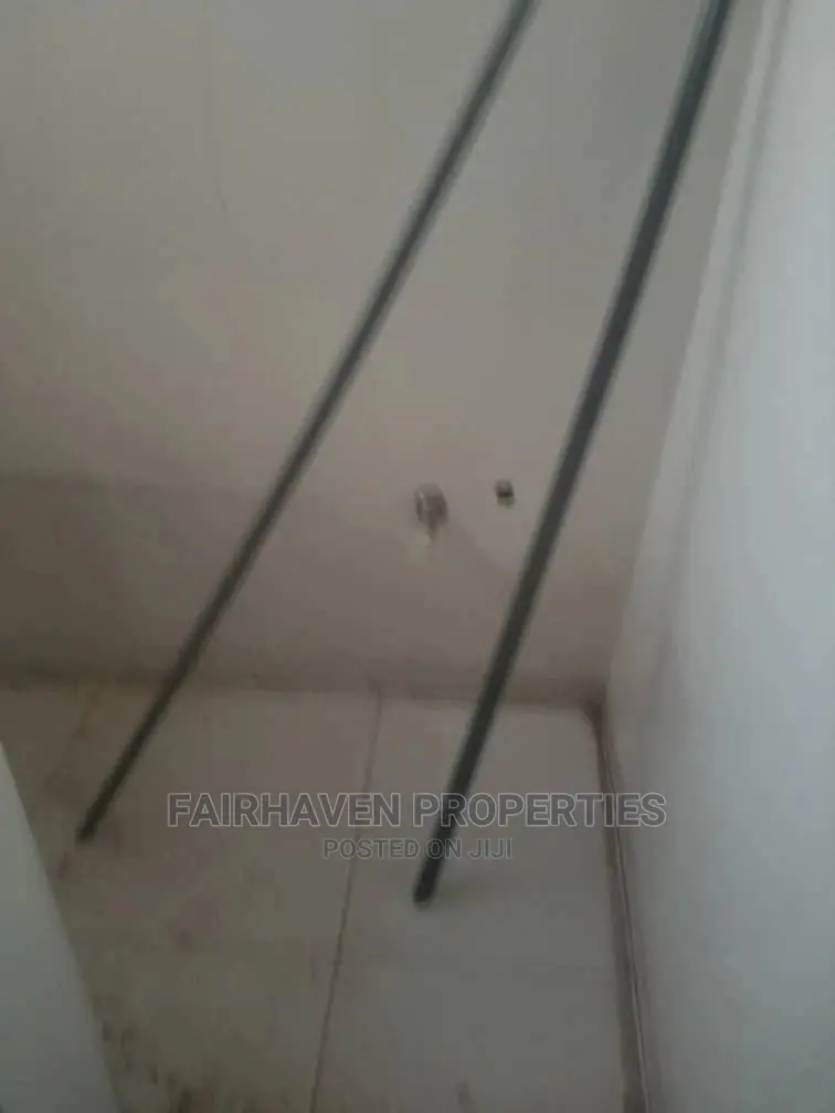 Shop for Rent at Bushroad