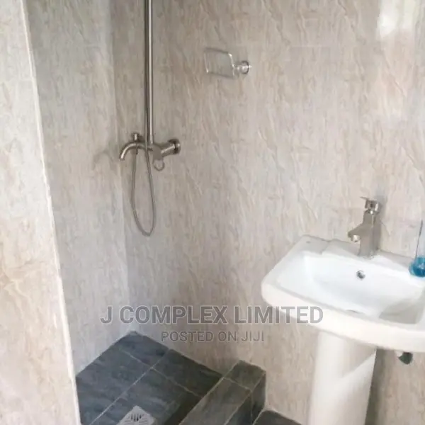 3bdrm Apartment in Adjiringanor, American House for sale