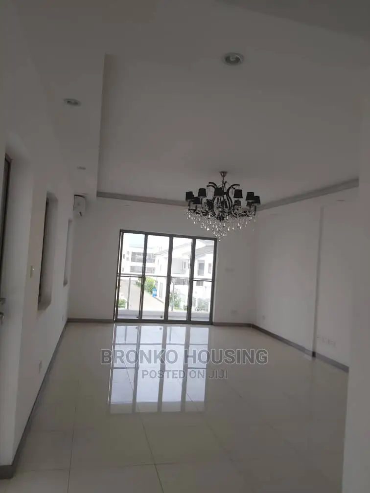 4bdrm House in Bronko Housing, Airport Residential Area for Rent