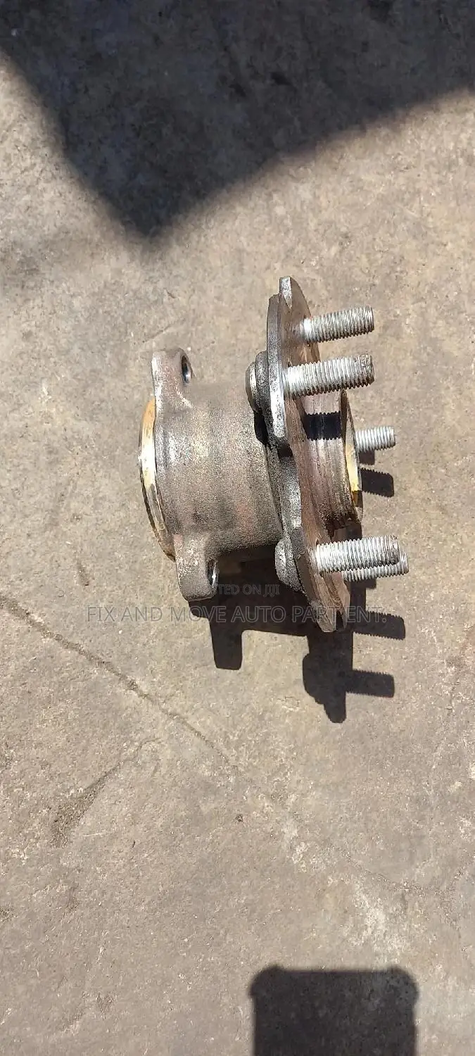 Toyota Rav4 2013-17 Complete Back WHEEL HUB Bearing in Stock