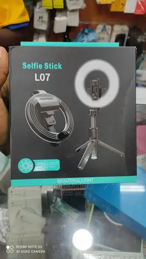 L07 Selfie Stick Tripod With Ring LED Light