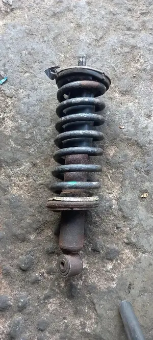 Nissan Pathfinder/Navara Shock Absorbers Pair Stock