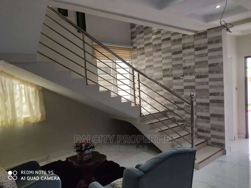 4bdrm Mansion in Ahodwo, Kumasi Metropolitan for rent