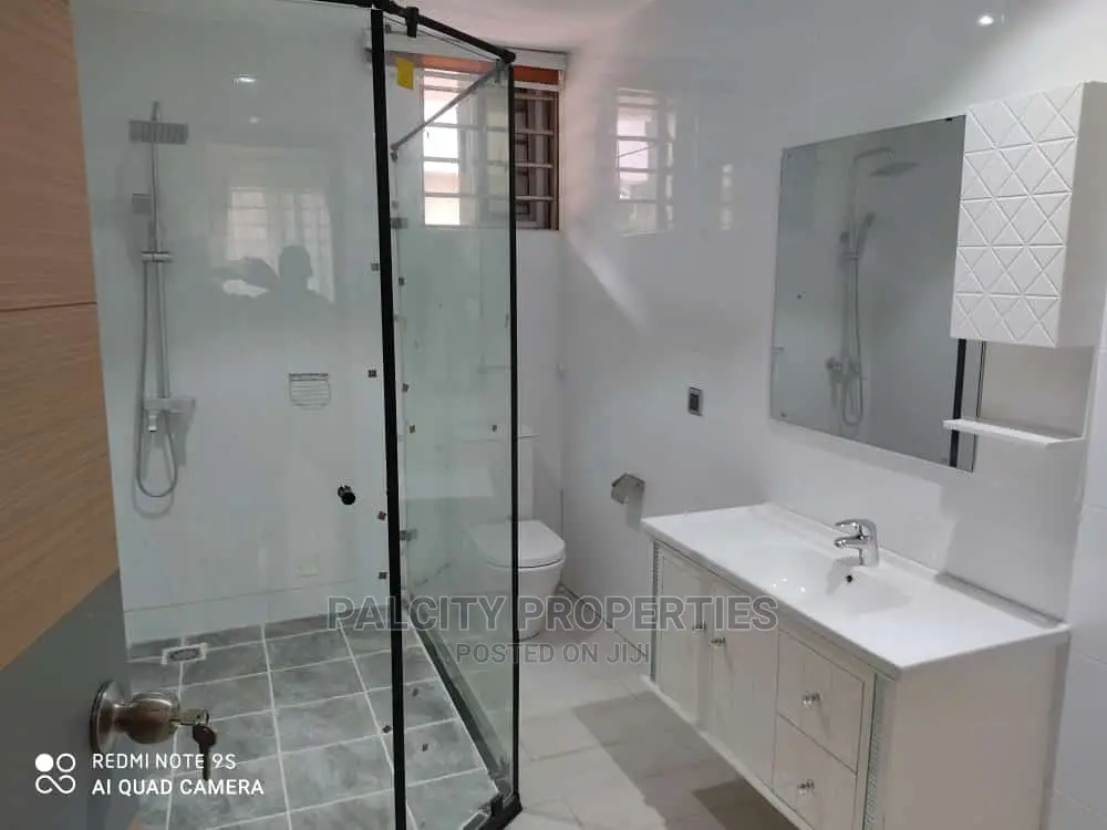 4bdrm Mansion in Ahodwo, Kumasi Metropolitan for rent