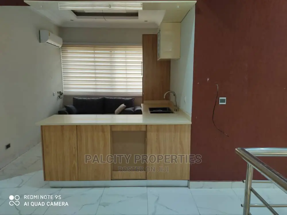 4bdrm Mansion in Ahodwo, Kumasi Metropolitan for rent