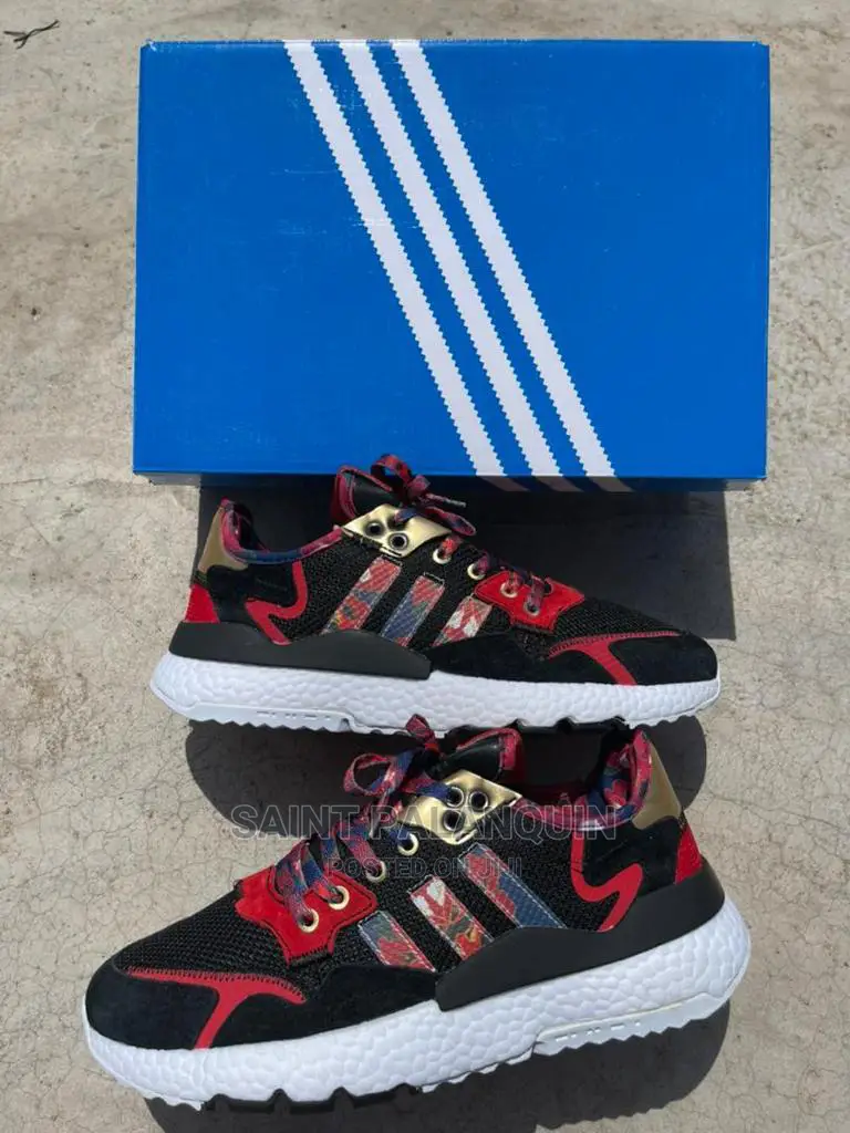 Adidas Sneakers