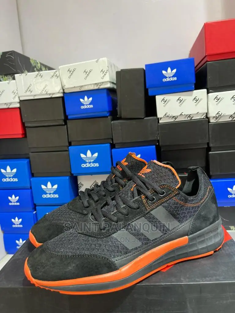 Adidas Sneakers
