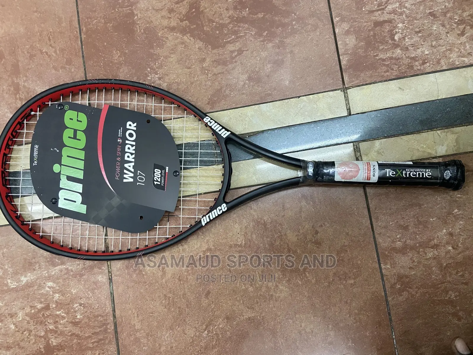 Pro Long Tennis Racquet at Cool Price