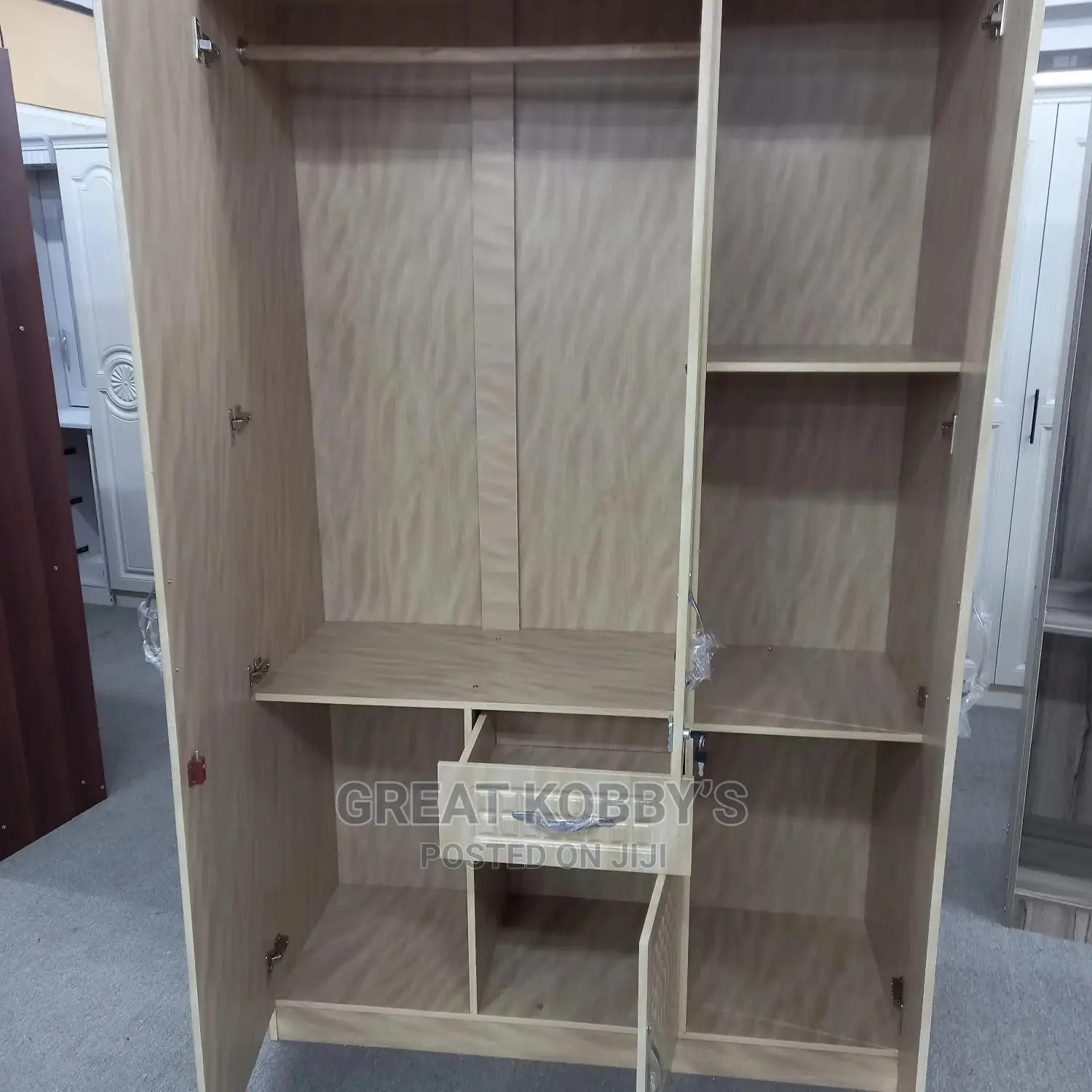 Three Doors Wardrobe With Mirror