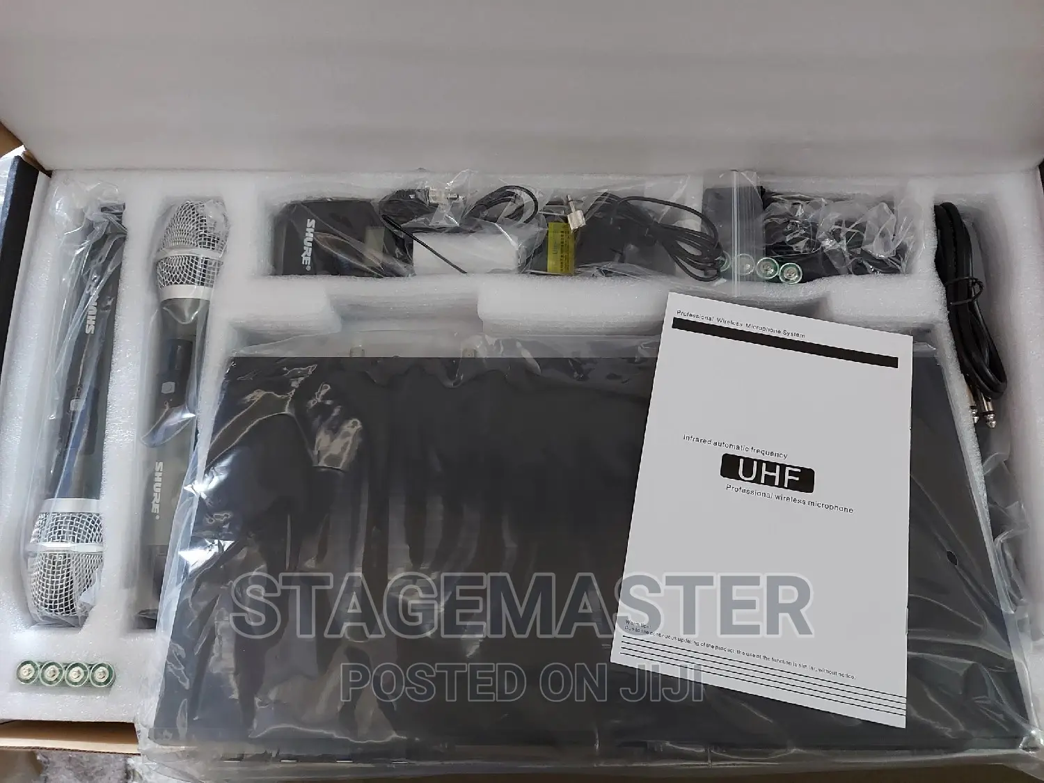 Shure 4 In One Hand And Lapel Mic