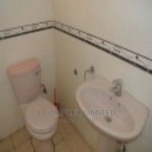 4bdrm House in Abelemkpe, Lincoln School Area for rent