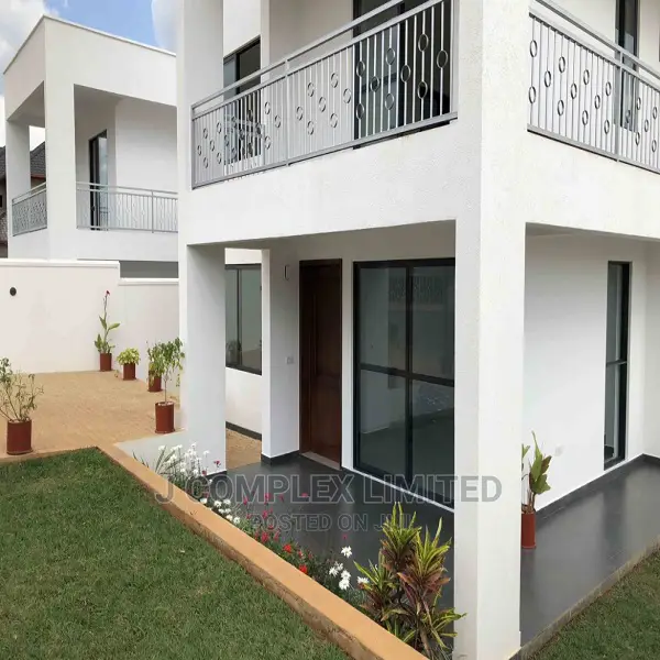 4bdrm Townhouse / Terrace in Abelemkpe, Lincoln School Area for rent