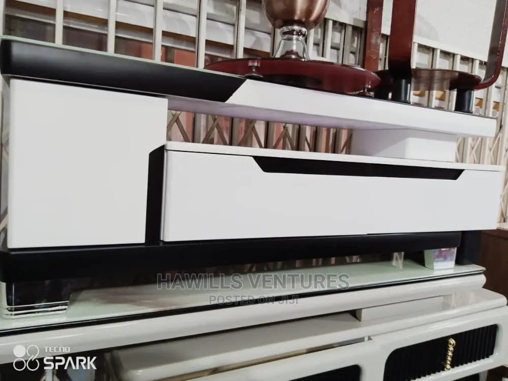 Lanzz TV Stand