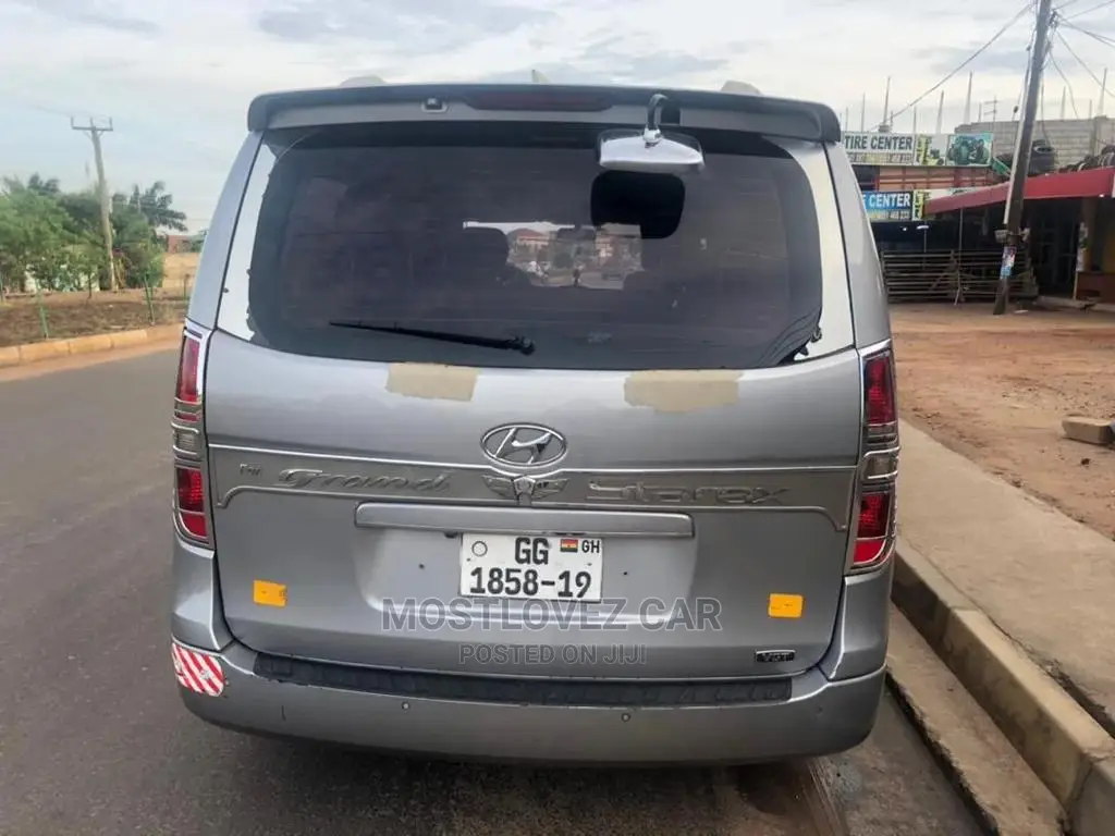 Hyundai H1 Buses For Rent. 12 Seater Buses For Rent In Ghana