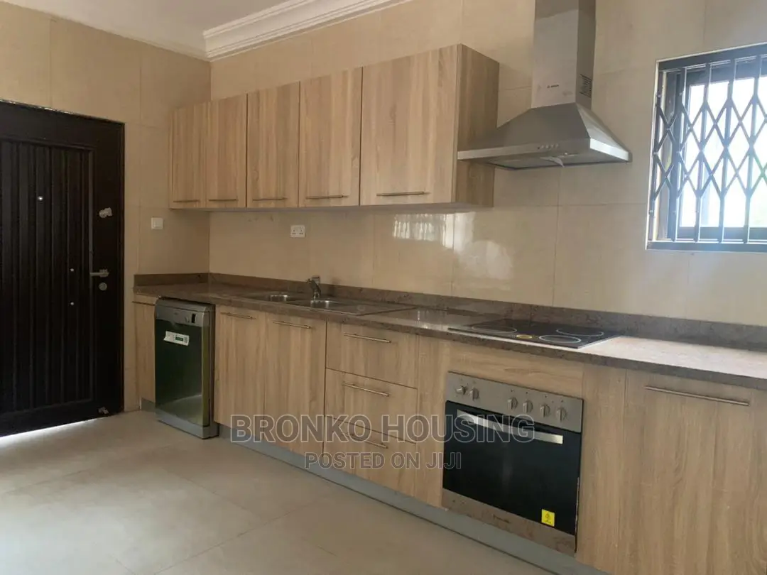 4bdrm House in Bronko Housing, Airport Residential Area for rent