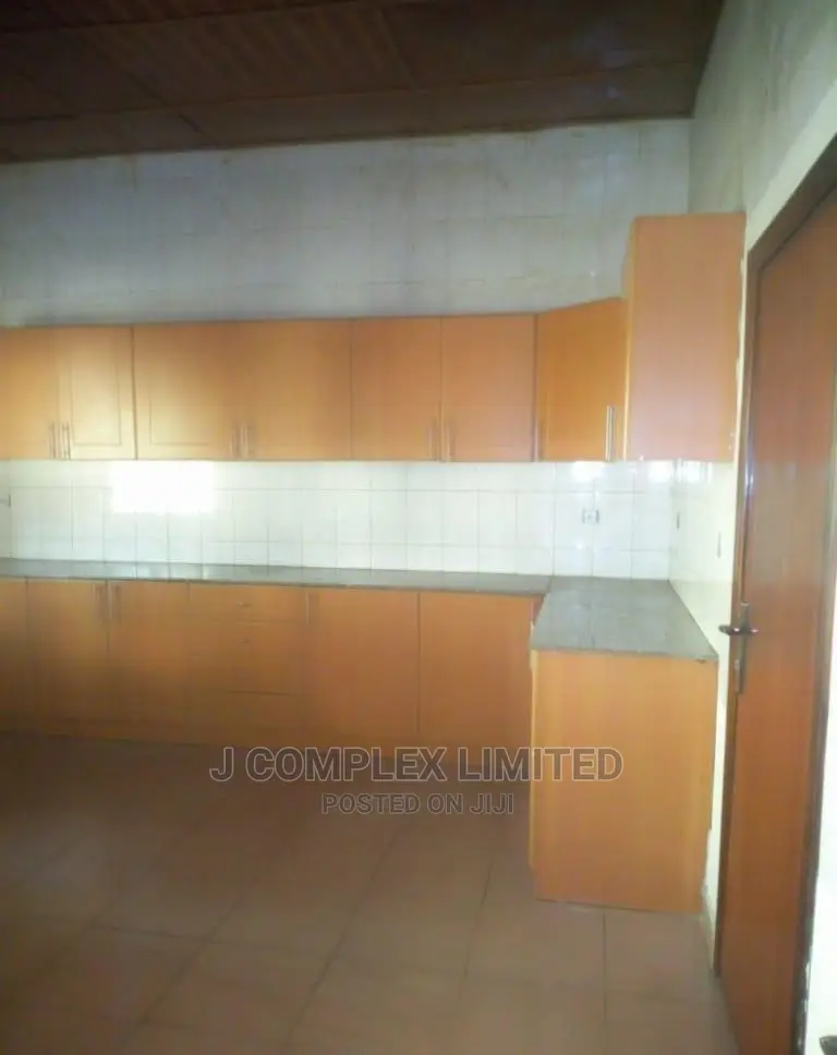 4bdrm House in Kokomlemle, ATTC Area for rent