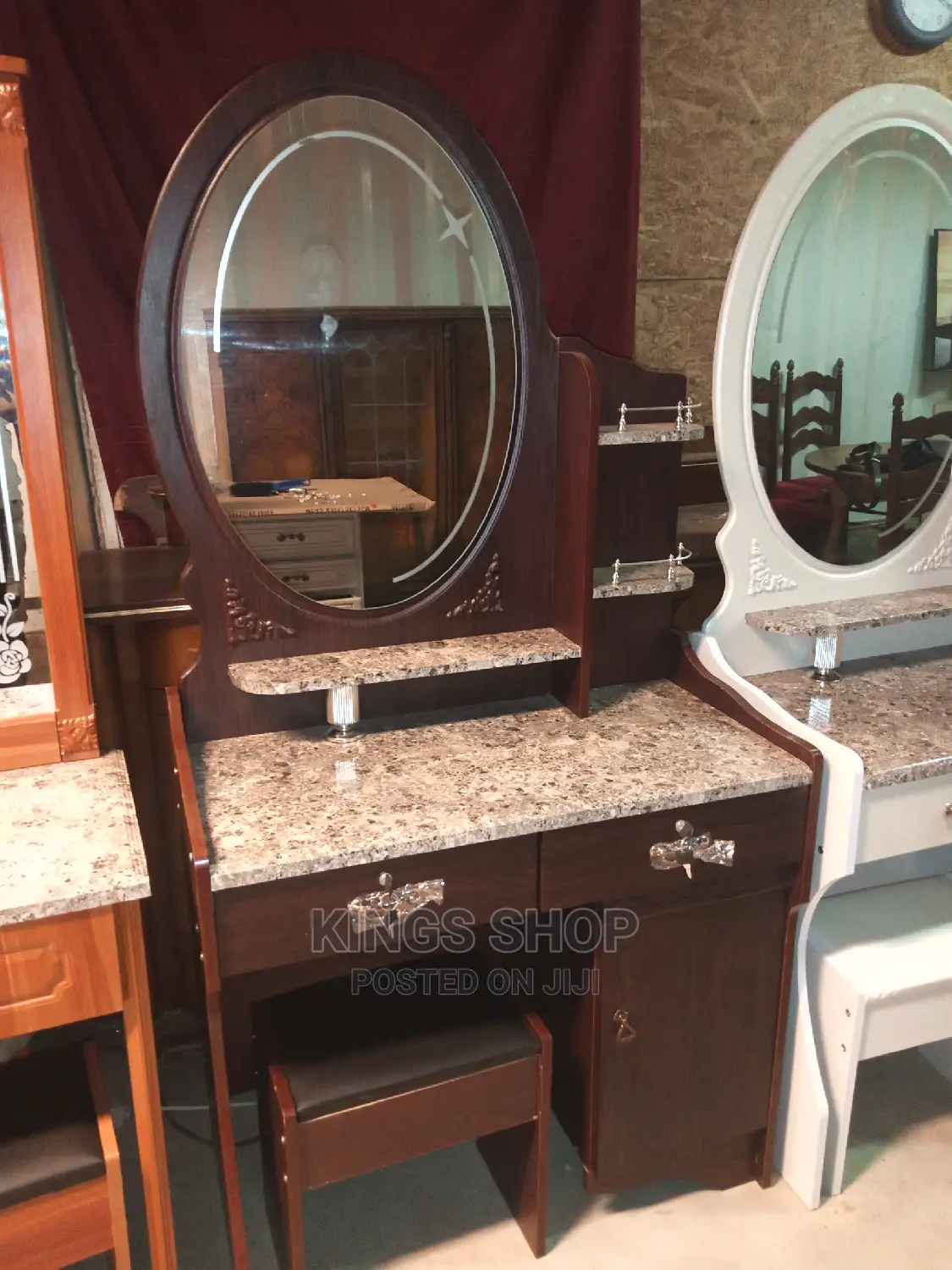 Dressing Mirro With Chair