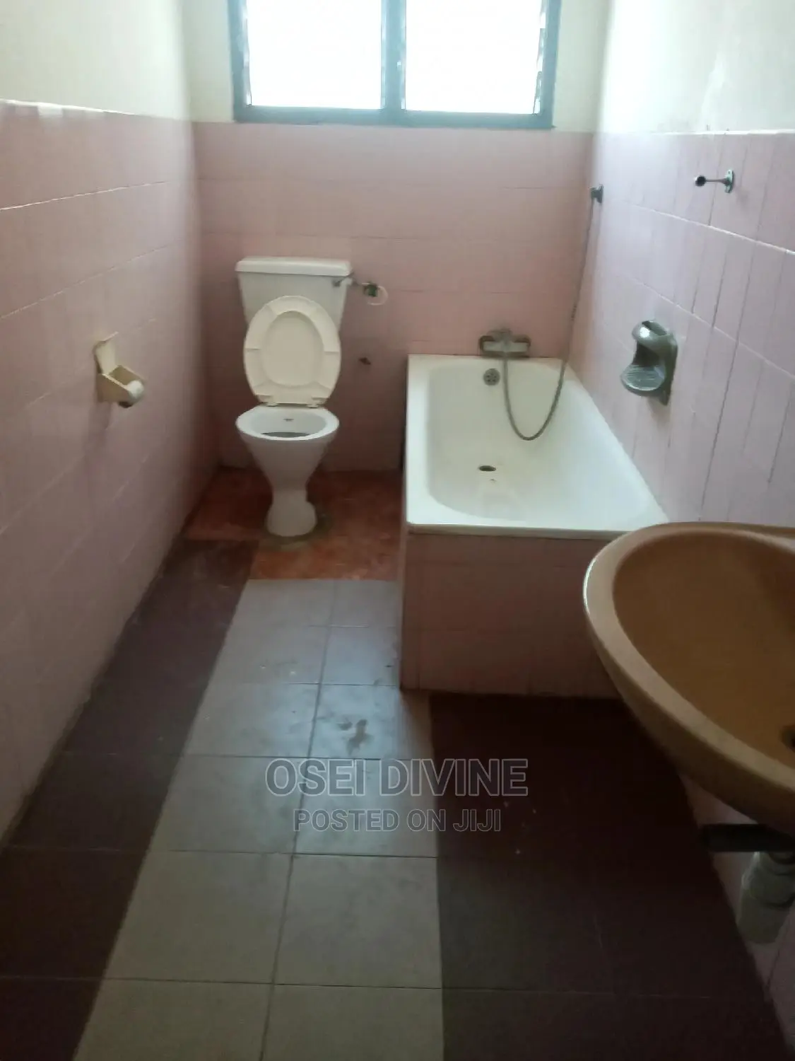 Decent 3-Bedrooms Apartments Dansoman
