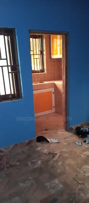 1bdrm Duplex in De-Icons Real Estate, Awutu Senya East Municipal