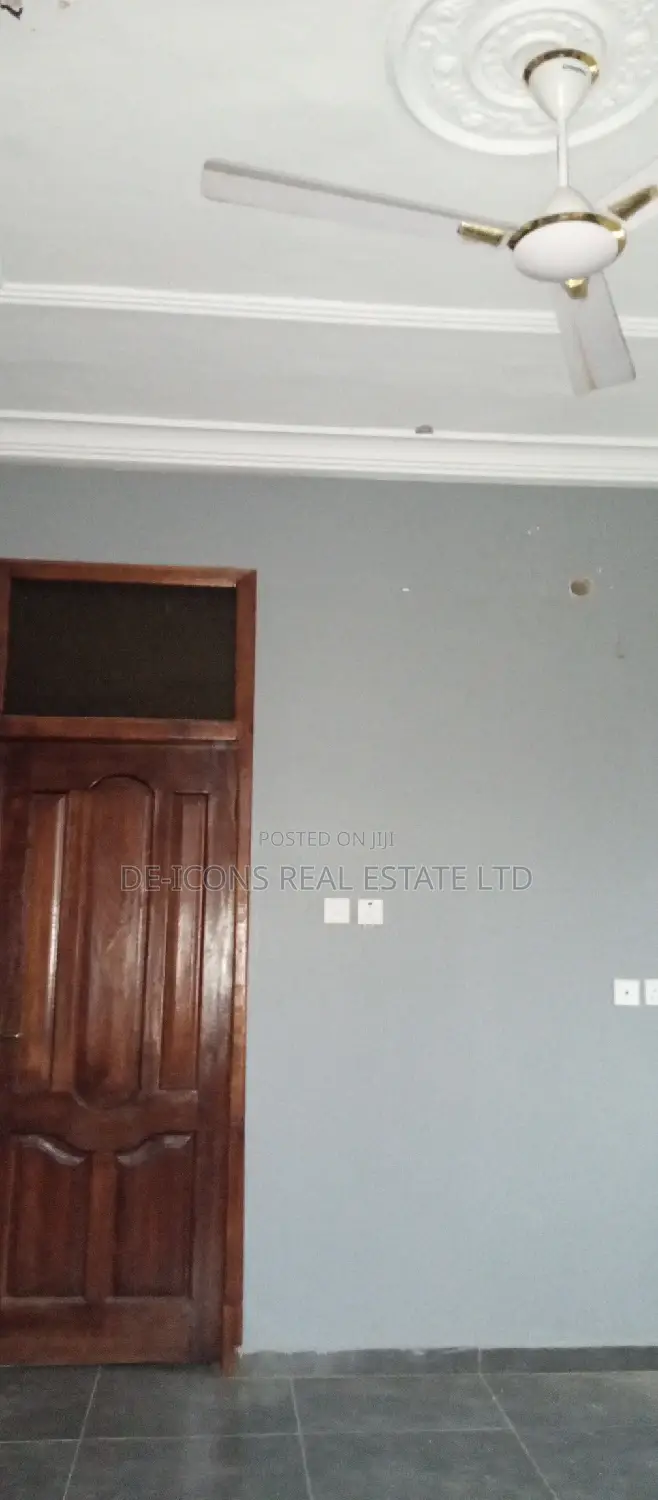 2bdrm Duplex in De-Icons Real Estate, Awutu Senya East Municipal