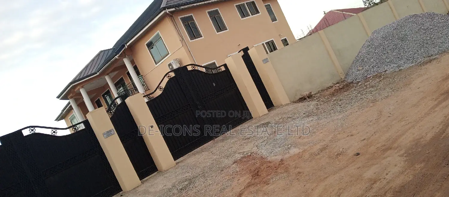 2bdrm Duplex in De-Icons Real Estate, Awutu Senya East Municipal