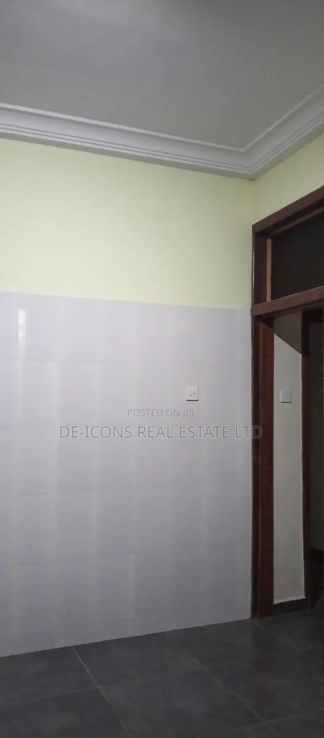 2bdrm Duplex in De-Icons Real Estate, Awutu Senya East Municipal